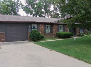 2429 Golden Shores Dr, Fenton, MI 48430