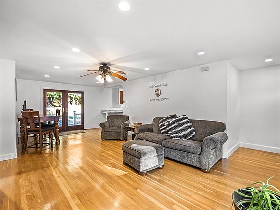4th image of 43 Moon Rd