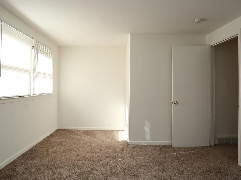 Townhouse East — Photo 9