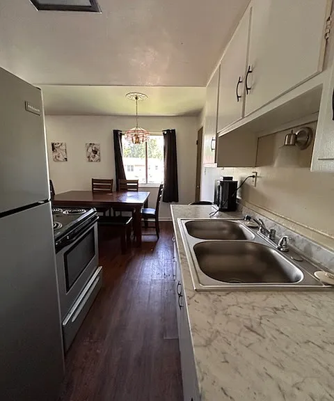 1138 Case Ct — Photo 1