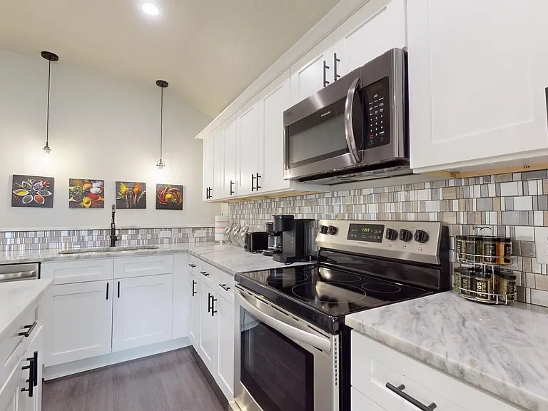 4627 Spring Garden St — Photo 7