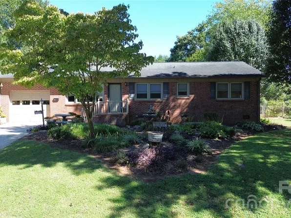 2099 Dale Ave, Lincolnton, NC 28092