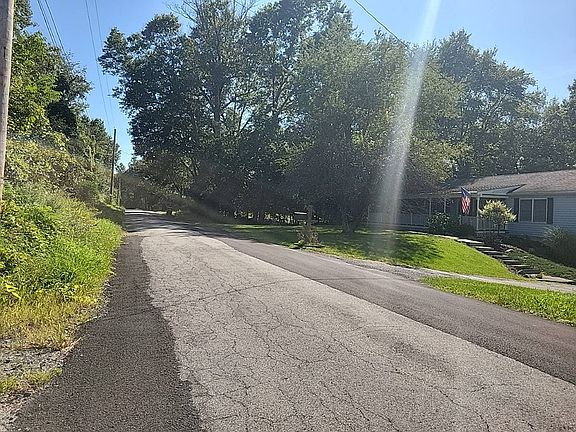 5th image of 56 Maple Ave