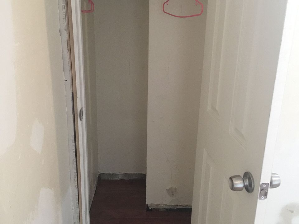 2nd image of 2416 38th Ave APT 4L