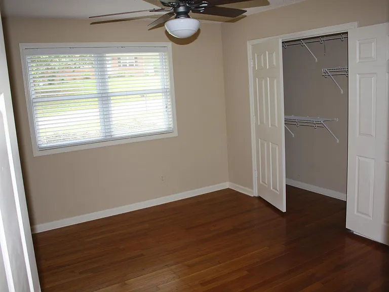 2207 Scott St — Photo 4