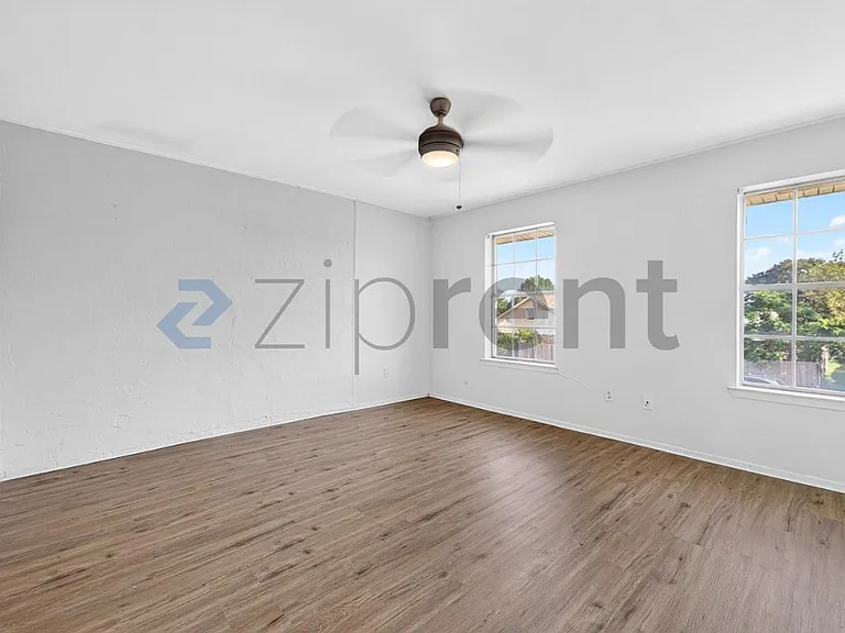 2207 Montclair Dr — Photo 24