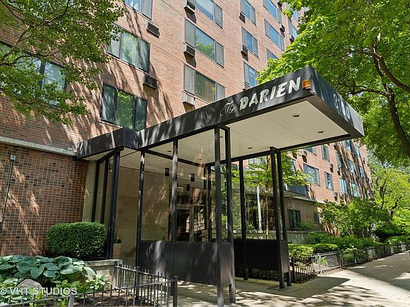 2nd image of 3100 N Lake Shore Dr APT 1710