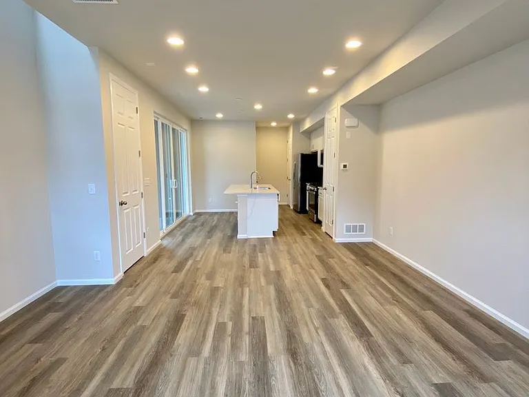 8739 Scarborough Dr — Photo 3