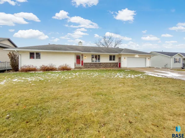 505 Sunrise St, Garretson, SD 57030