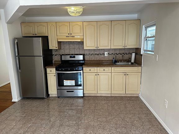3rd image of 9418 110th St #1