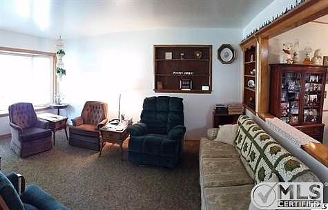 3rd image of 1416 W Southfield Dr
