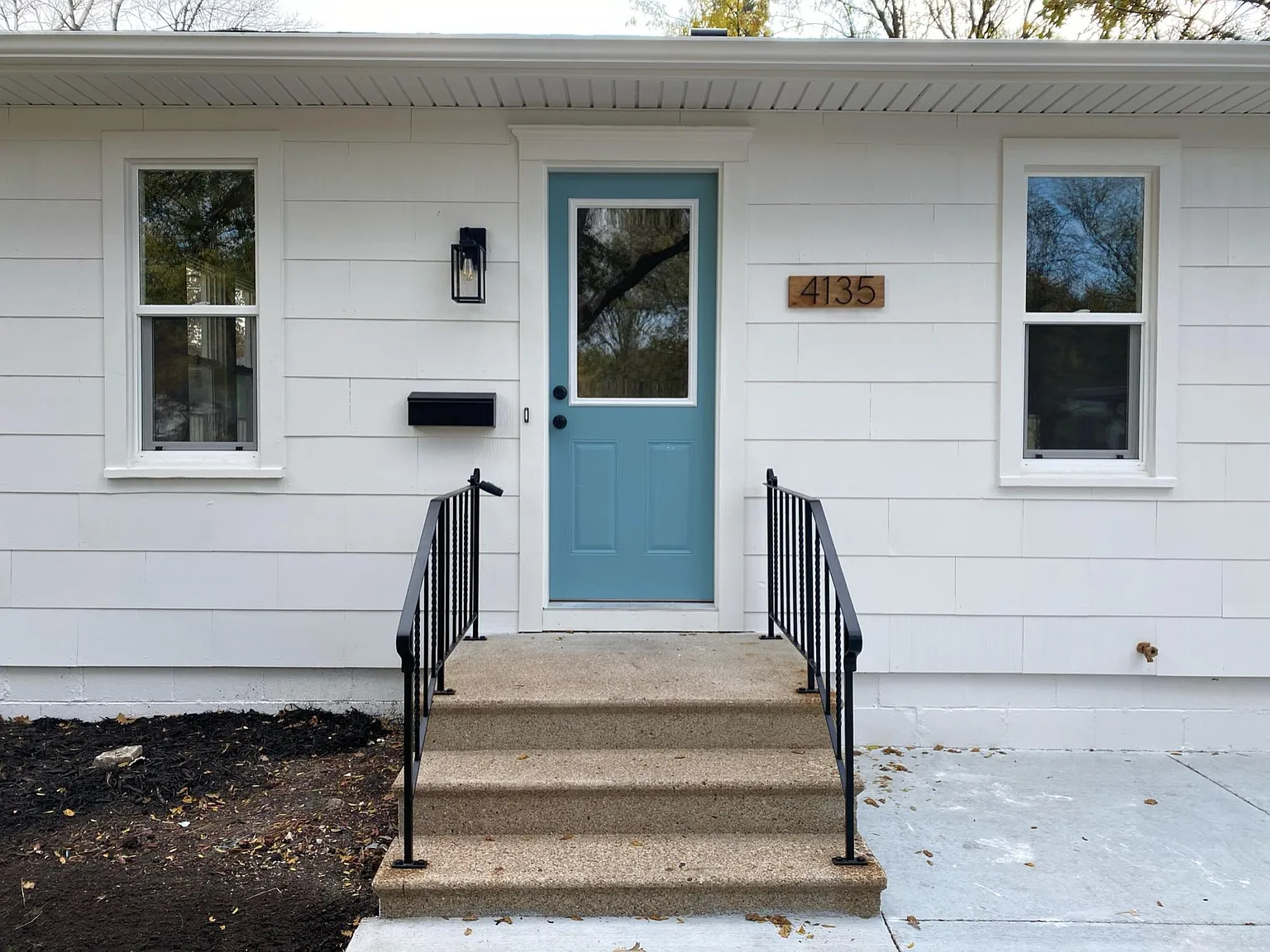 2 bed, 824 sqft, $1,350 — Photo 3
