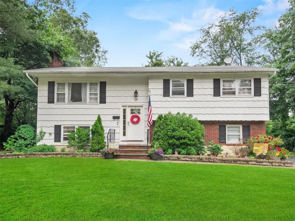 24 Rinne Road, Nanuet, NY 10954