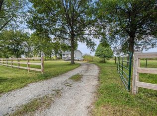 8206 E 235th St, Peculiar, MO 64078