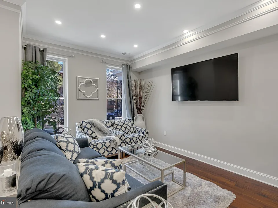 1167 Morse St NE #1