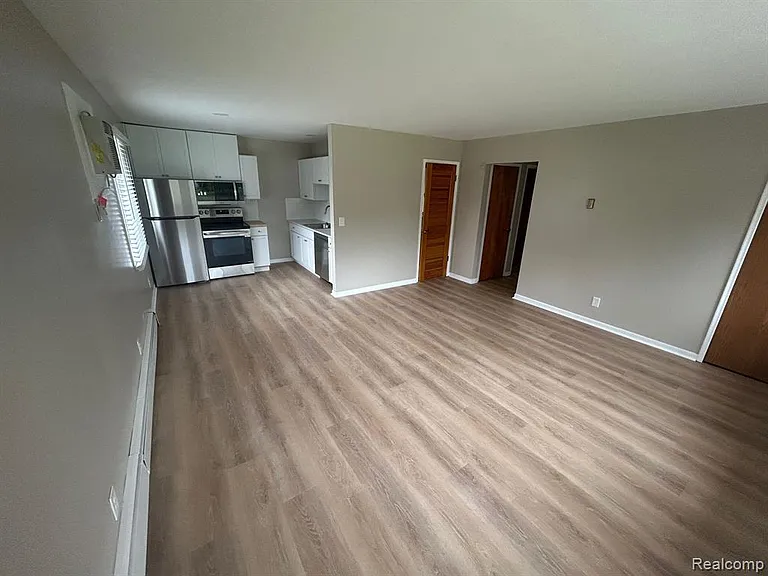 5272 Van Winkle St — Photo 3
