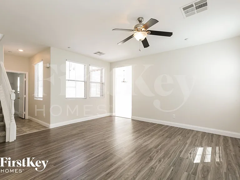 684 Moonlight Stroll St — Photo 2