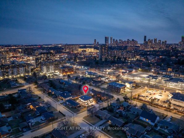 2572 Edenhurst Dr, Mississauga, ON L5A 2L3