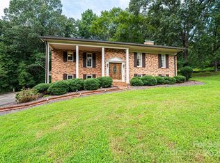 5495 Valley Run St, Hickory, NC 28601