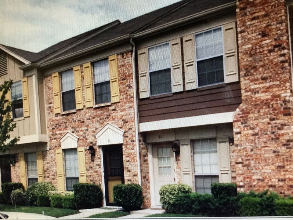 1st image of 645 Carriagehouse Ln APT 6L