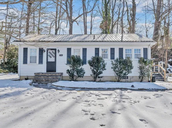 1720 Millbrook St, Salem, VA 24153