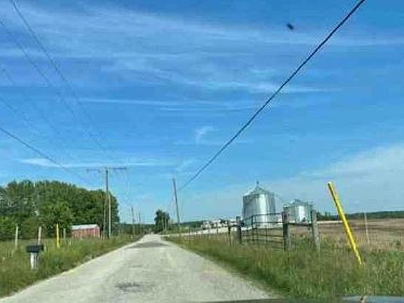 Exterior Neighborhood (street photo)