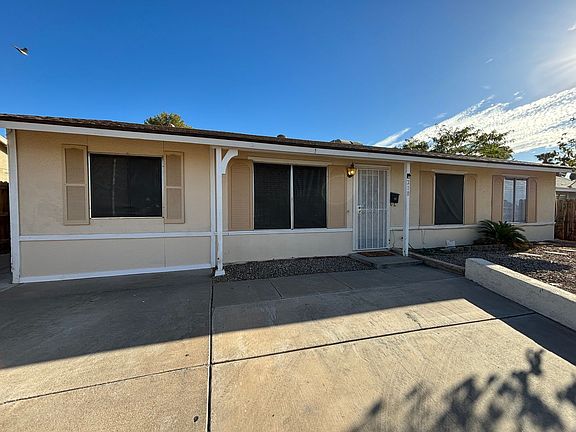 3rd image of 210 Dogwood St