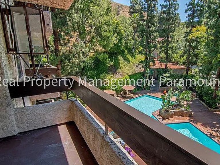 2700 Cahuenga Blvd E #1306 — Photo 19