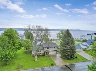 1004 N High St, Lake City, MN 55041