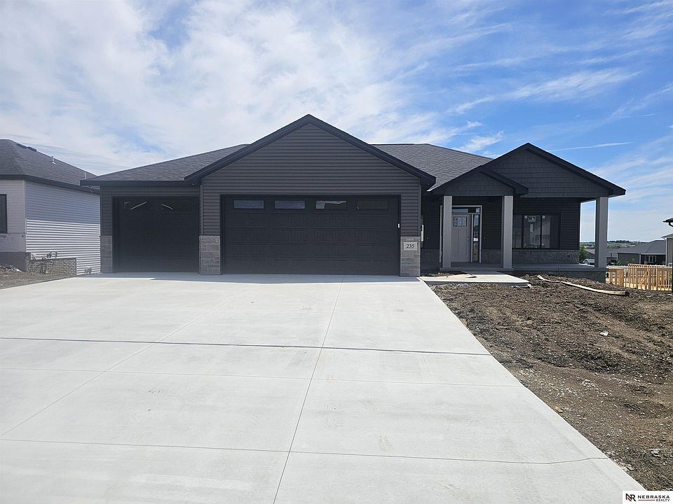 1st image of 235 Kristi Ln