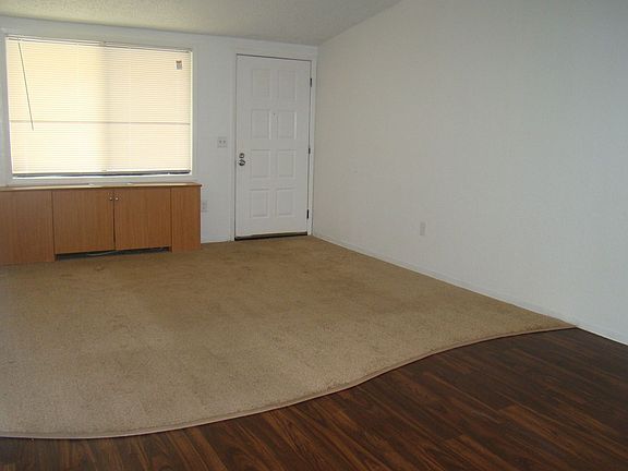 5th image of 10016 S Nob Hill Cir #0