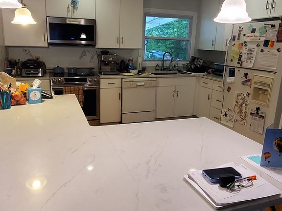 4th image of 1915 Norwood Ln