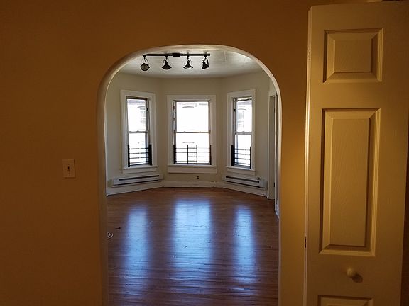 3rd image of 127 S William St #3
