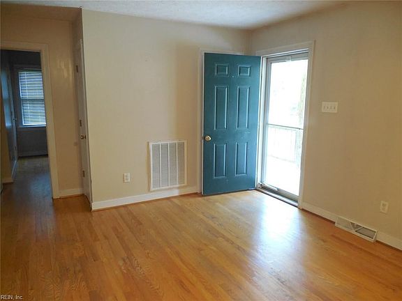 3rd image of 3999 Custis Millpond Rd