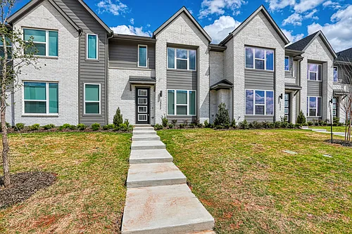 2543 Huxley Mews Photo 1