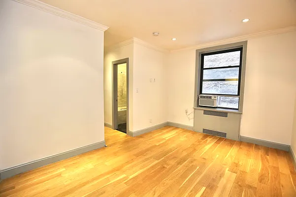 Rented by Vertical Real Estate LLC | media 4