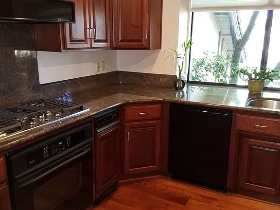 5th image of 1105 Humbug Way