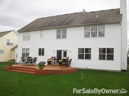 Beautiful Kitchen
						:
						42 inch Cherry Cabinets with crown molding.