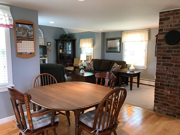 Eat in kitchen, greatroom