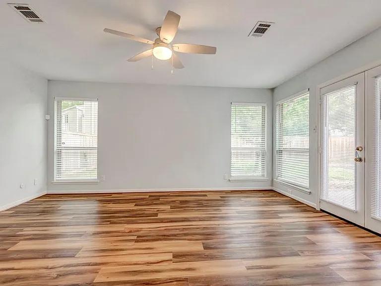 17 Wishbonebush Rd — Photo 11