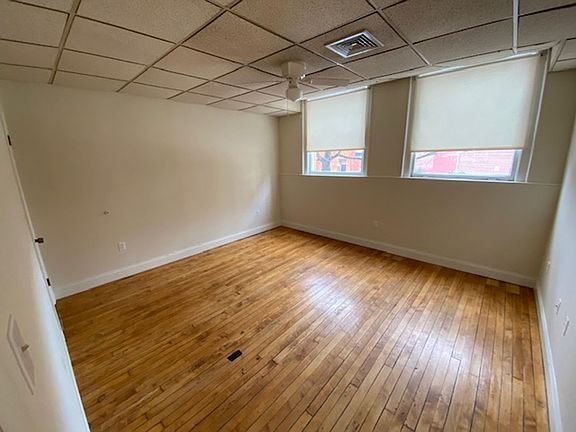 5th image of 32 W King St APT 6