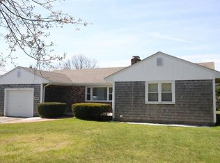 54 Lowry Rd, Falmouth, MA 02540