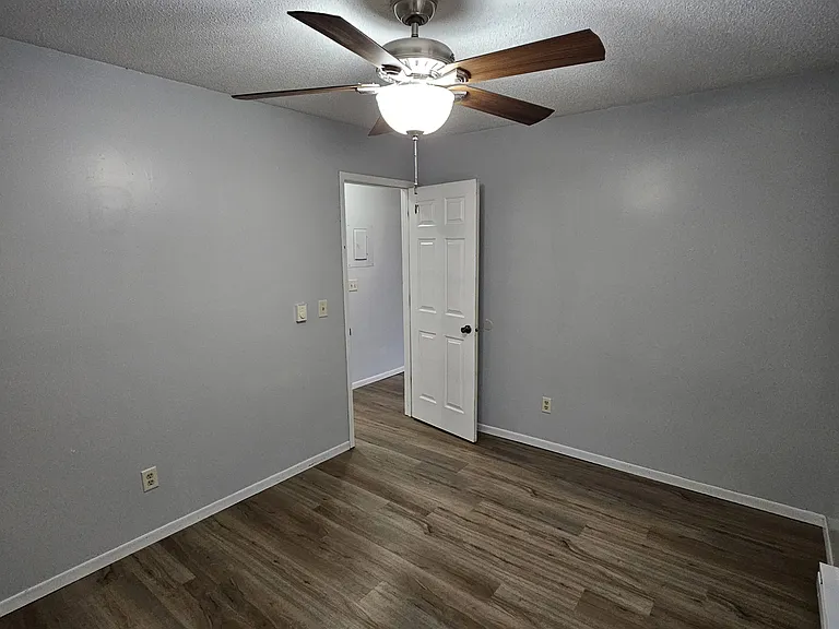 1112 Oakview Dr #9 — Photo 14
