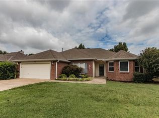 3505 Mockingbird Ln, Rogers, AR 72756