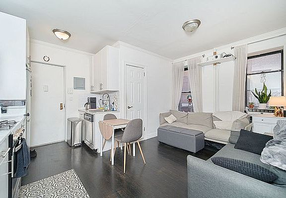 4th image of 508 E 12th St APT 5
