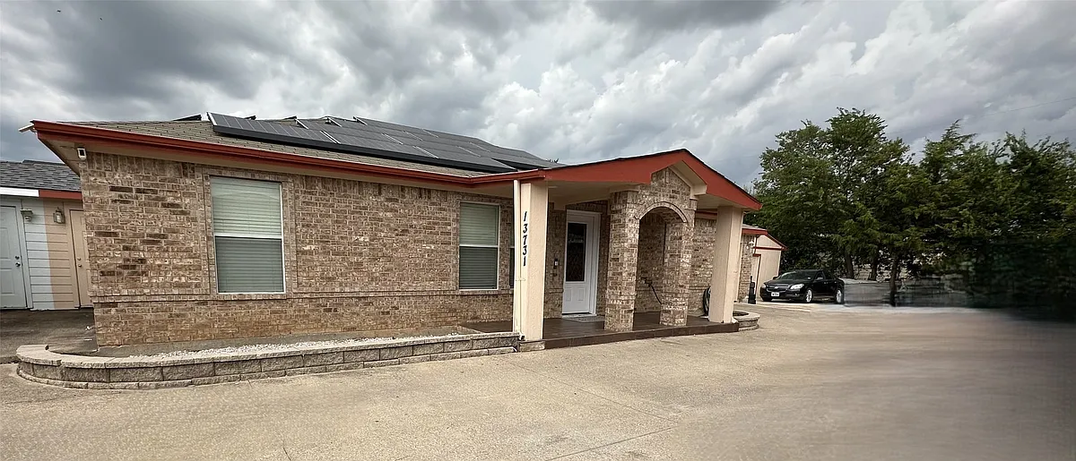Building Photo - 13731 Biggs St