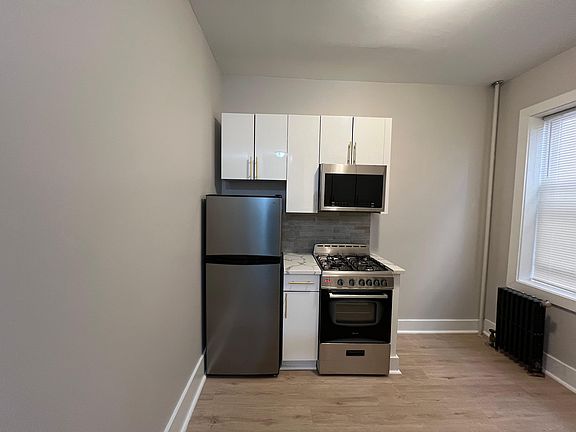 4th image of 134 Corbin Ave #31E