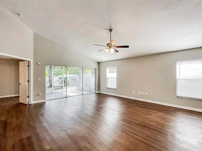 2162 Brandon Park Cir — Photo 35