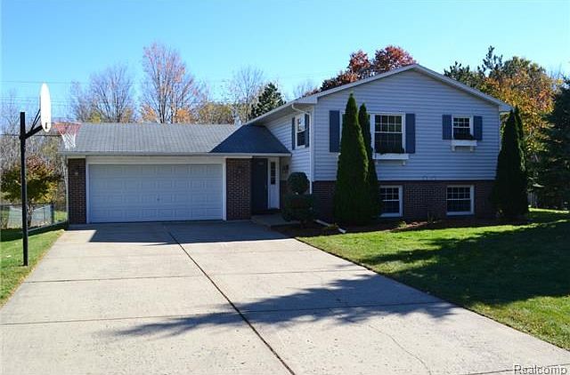 1st image of 793 Oneta St