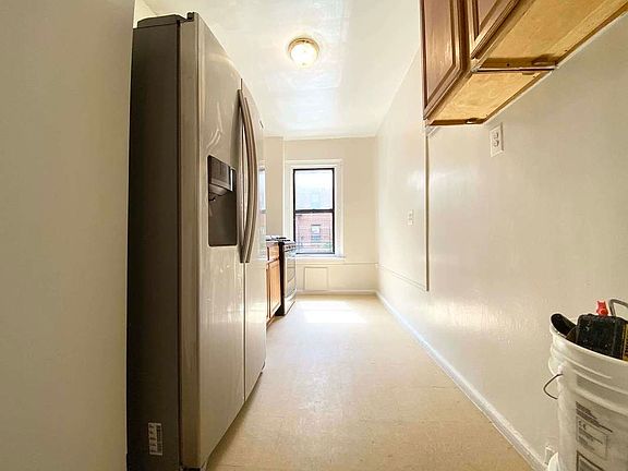 2nd image of 1462 Taylor Ave APT 7